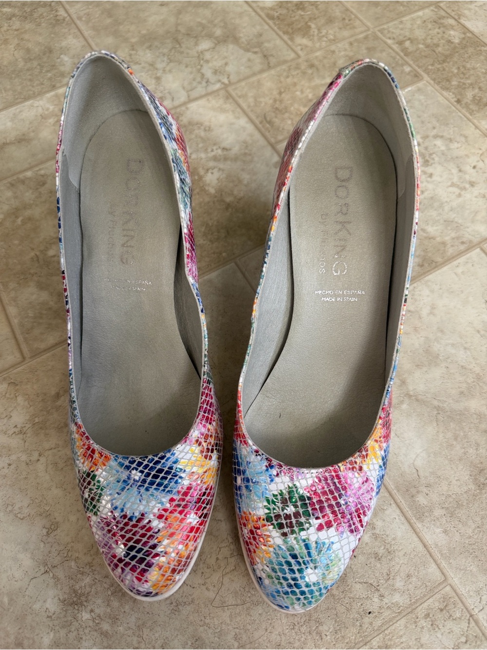 Dorking Multicolor Floral Snakeskin-Effect Women’s Pumps